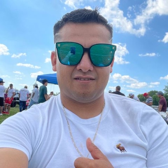 Profile Picture of David Merida (@dmerida49) on Poshmark