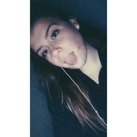 Profile Picture of Hailey Gibson (@hgibson22) on Poshmark