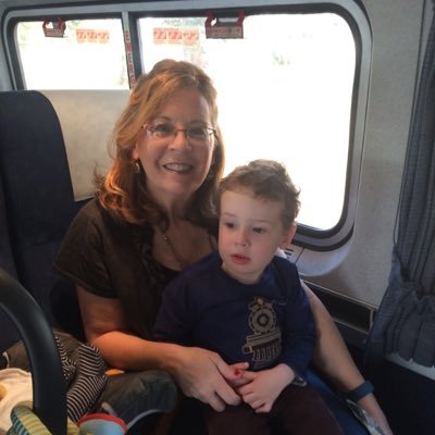 Profile Picture of Rene' McKnight (@Hands4Him) on Twitter