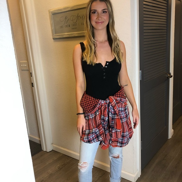 Profile Picture of Hannah Passafiume (@h_passafiume) on Poshmark