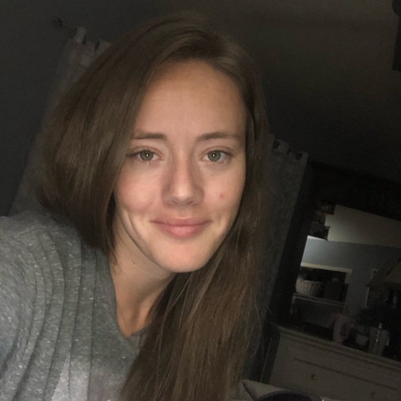 Profile Picture of Angel Machugh (@angel_machugh) on Poshmark