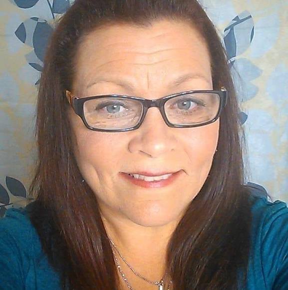 Profile Picture of Robyn Shanks (@robynshanks) on Poshmark