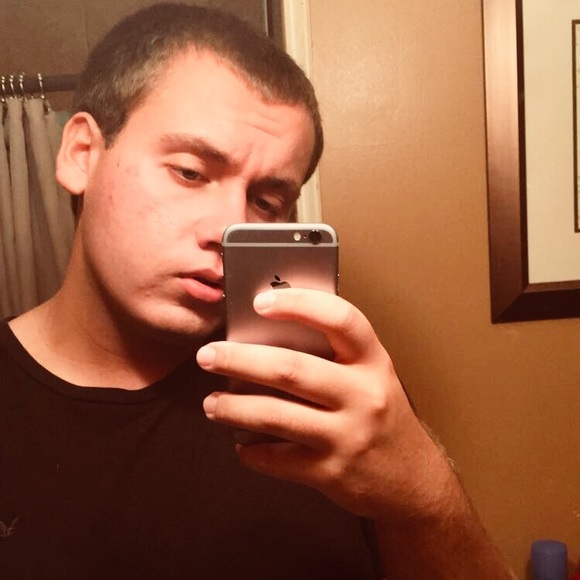 Profile Picture of James Schnepf (@jamesschnepf) on Poshmark