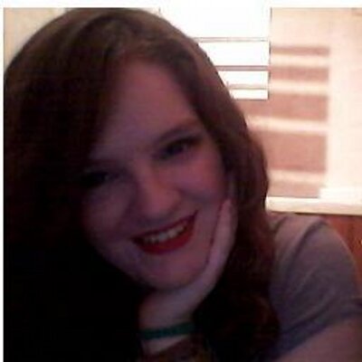 Profile Picture of Lauren McDermott (@LozzaaCakes) on Twitter