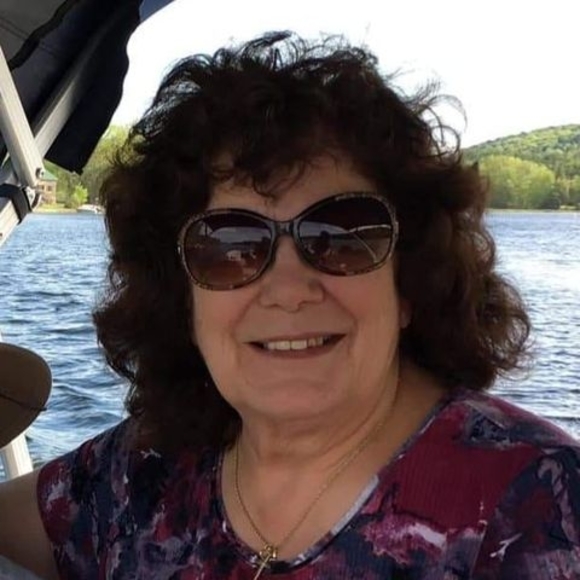 Profile Picture of Joann Flammer (@joflam) on Poshmark