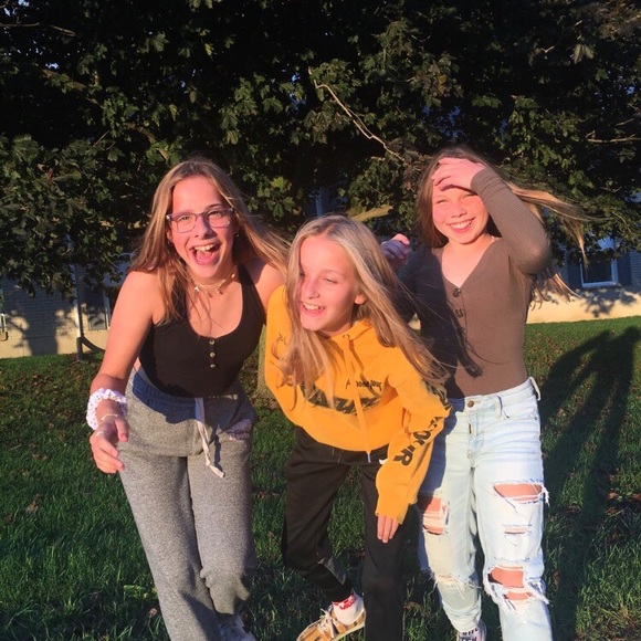 Profile Picture of Kylee Pringle (@kyleepringle13) on Poshmark