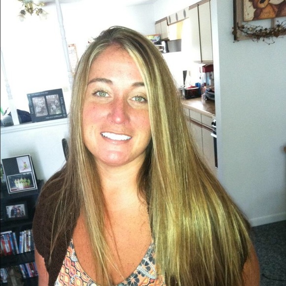 Profile Picture of Tonya Hoskins (@tonyah15) on Poshmark