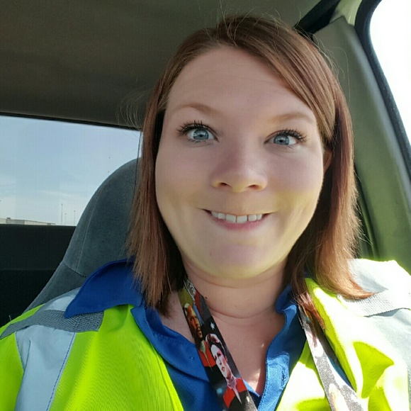 Profile Picture of Cheryl Recobs (@cherbear6495) on Poshmark