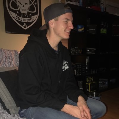 Profile Picture of Joshua Steele👀 (@FrostySteele) on Twitter