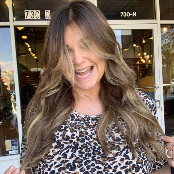 Ally Dufficy - Poshmark Profile Picture of Ally Dufficy (@benzdufficy) on Poshmark