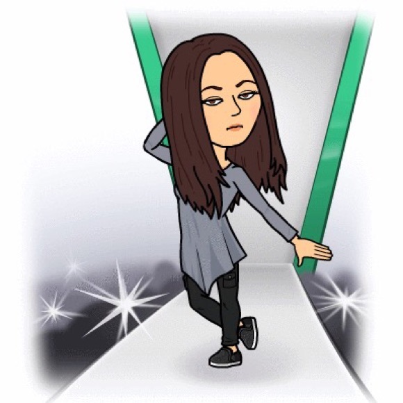 Profile Picture of Samantha Schaaf (@cleansweep27) on Poshmark