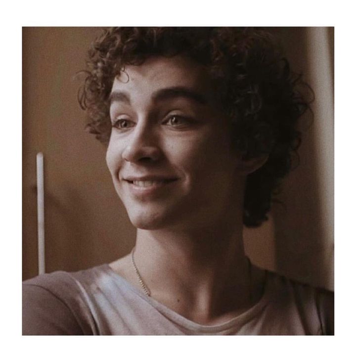 Profile Picture of Robert fan page😻🥴💞 (@leefee.robert) on Tiktok