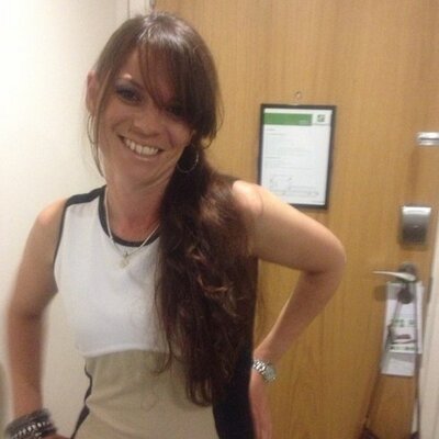 Profile Picture of Elizabeth Hawkes (@Lips1976Hawkes) on Twitter
