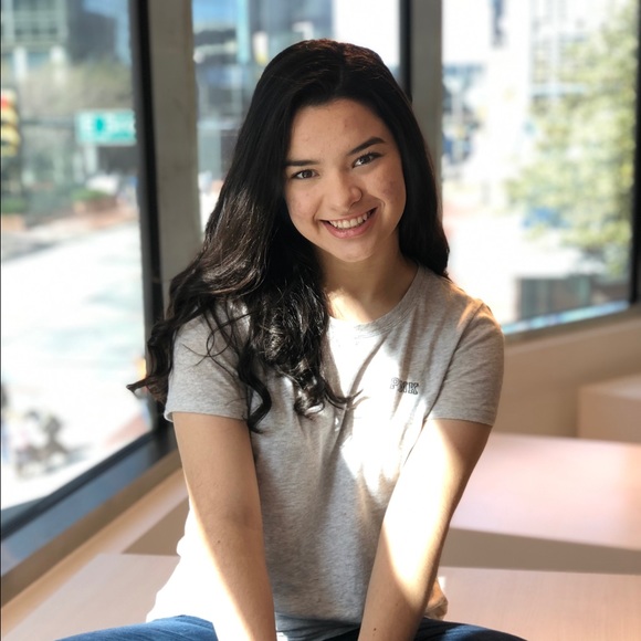 Profile Picture of Brianna Benedetti (@briannabenedett) on Poshmark