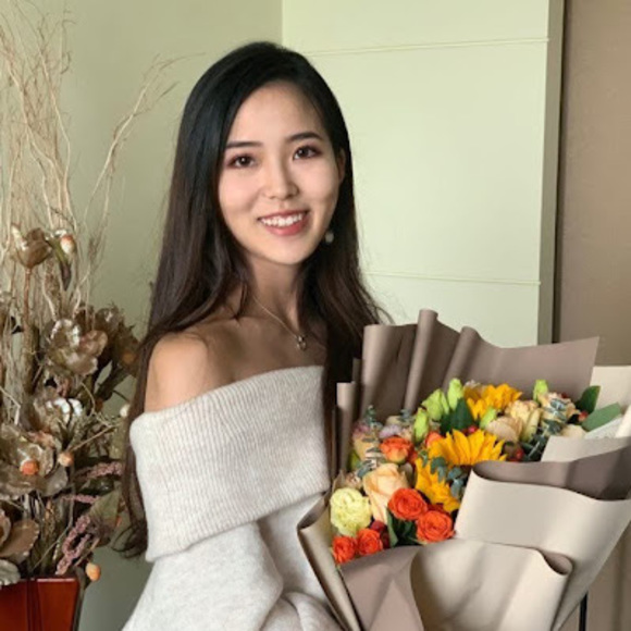 Profile Picture of Yolanda Lin (@yolanda_lin) on Poshmark