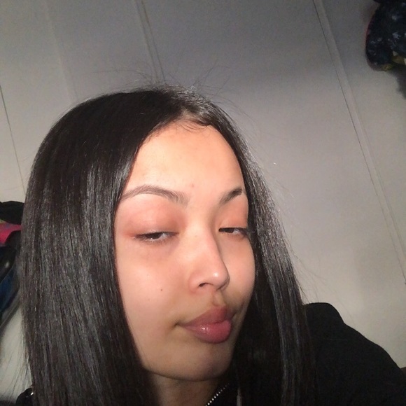 Profile Picture of Polina Fedukhina (@liiinnaaaa) on Poshmark
