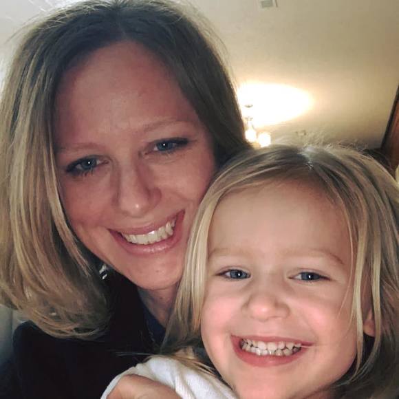 Profile Picture of Amanda Brackner (@albissette) on Poshmark