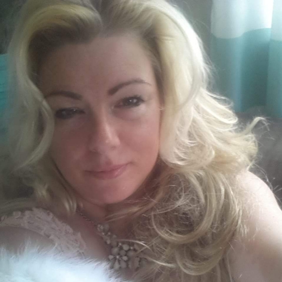 Profile Picture of Nicole Lapenna (@nicolelapenna3) on Poshmark