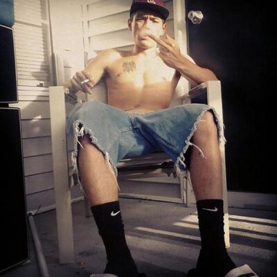 Profile Picture of Dustin Blake Thayer (@TokenCashAddict) on Twitter