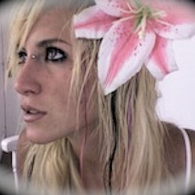 Profile Picture of Alexa Townsend (@ActAurora) on Twitter