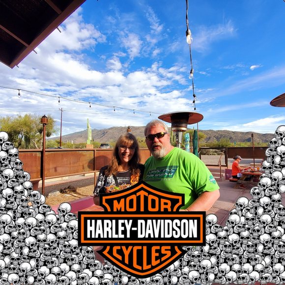 Profile Picture of Kris Zarnke (@kriszarnke) on Poshmark