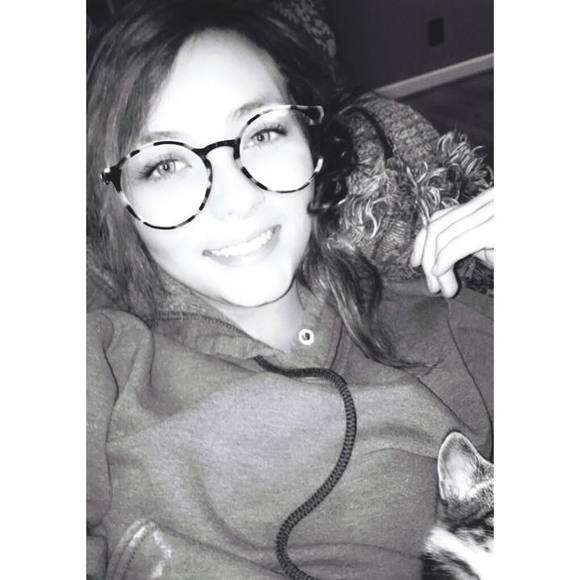 Profile Picture of Brittany Gaunce (@brittany_gaunce) on Poshmark