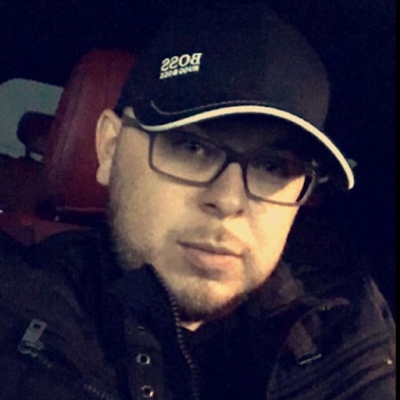 Profile Picture of Lupe Luna (@lunalupe87) on Poshmark