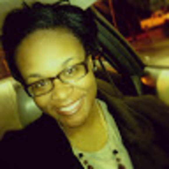 Profile Picture of Sharissa Pickett (@sharissapickett) on Poshmark