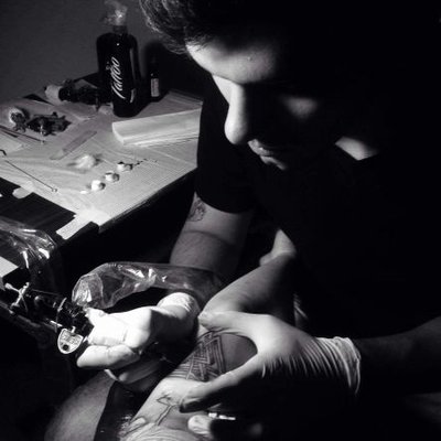 Profile Picture of Gabriel Droguett (@TATTOODRA) on Twitter