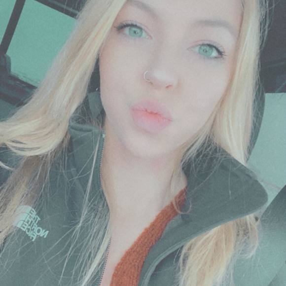 Profile Picture of Alexys Curvello (@countrylover55) on Poshmark