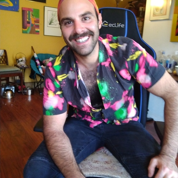 Amir Razzaghmanesh - Poshmark Profile Picture of Amir Razzaghmanesh (@mrbutterfly818) on Poshmark