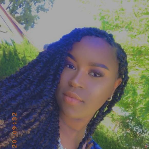 Profile Picture of Leemah Rashid (@khaleemahrashid) on Poshmark