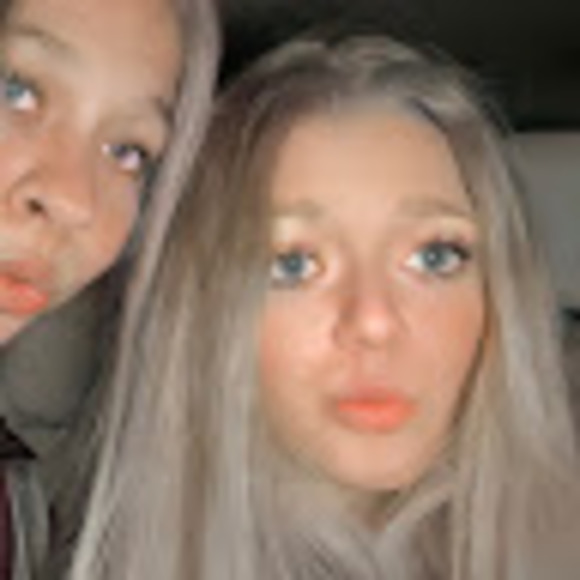 Profile Picture of Mackenzie Brock (@mackenziebro657) on Poshmark