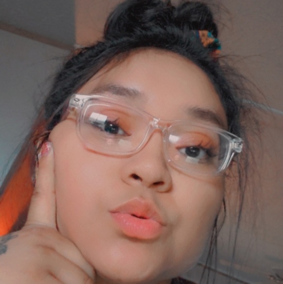 Profile Picture of Vidalis Roberts (@robertsty1212) on Poshmark