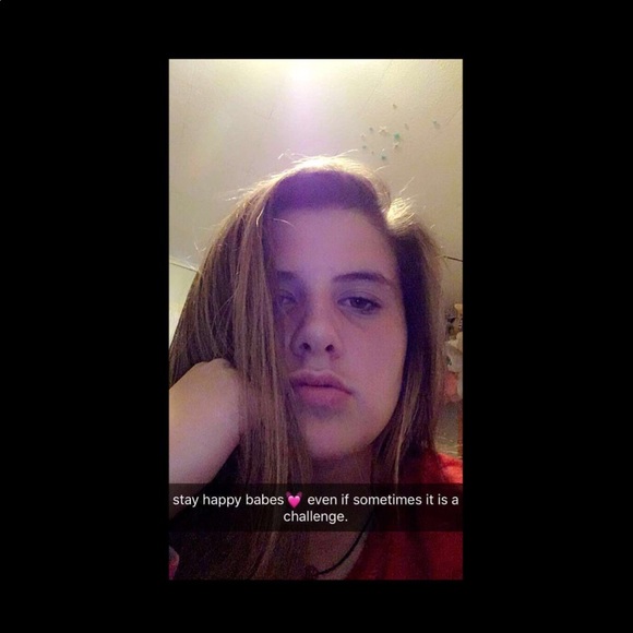 Profile Picture of Rylee Grabans (@ry_g_20) on Poshmark