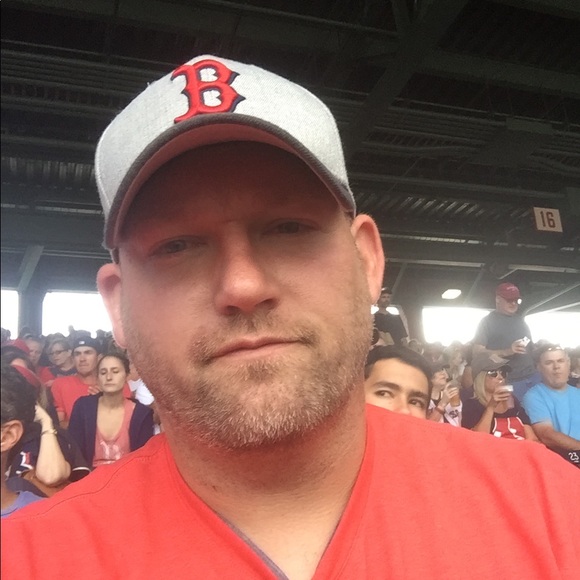 Profile Picture of Sam Barackman (@sammyb4798) on Poshmark