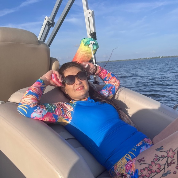 Profile Picture of Eulissa Crews (@eulissac) on Poshmark