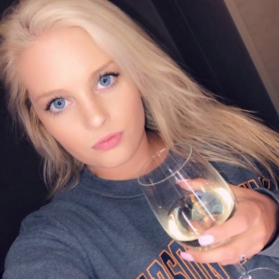 Profile Picture of Alyssa Kingery (@AlyssaLynnMitch) on Twitter