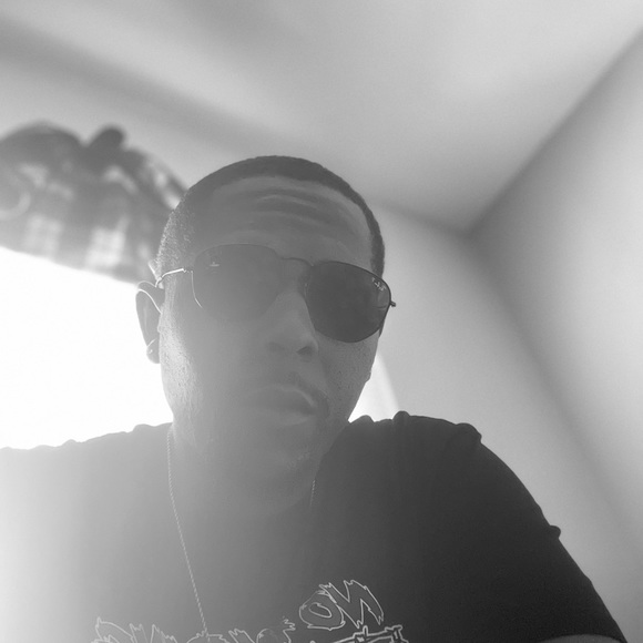 Profile Picture of Joseph Ervin (@joedjoe87) on Poshmark