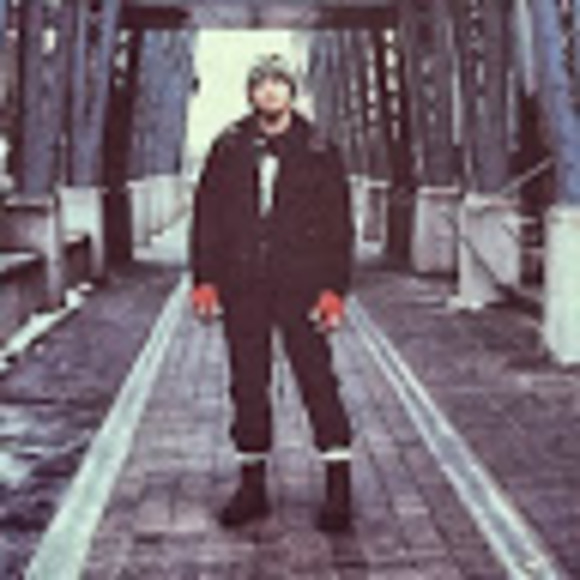 Profile Picture of Andrew Feliciano (@andrewfelici859) on Poshmark