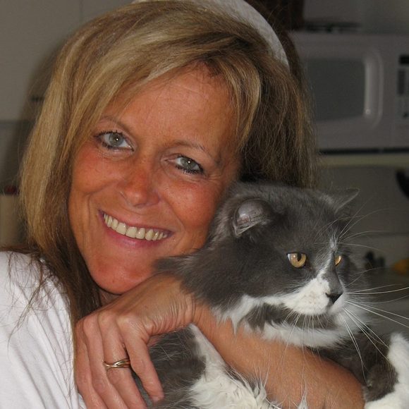 Profile Picture of Lise Rivest (@liserivest) on Poshmark