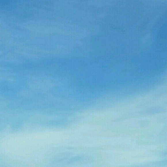 Profile Picture of Fandely . (@fandely_c) on Poshmark