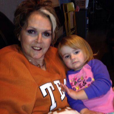 Profile Picture of Mary E Farris Major (@@maryellenmajor) on Twitter