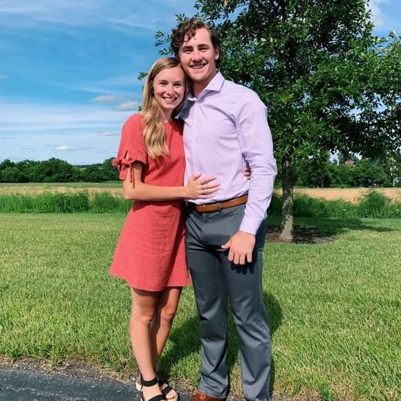 Profile Picture of Sydney Renning (@sydrenning15) on Poshmark