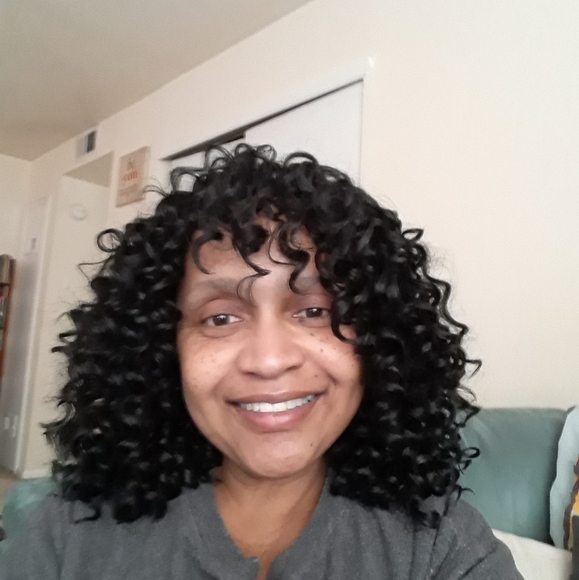 Profile Picture of Renee Booker (@mountairyaptd) on Poshmark