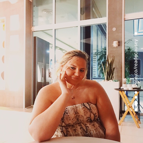 Profile Picture of Alice Hollensteiner (@achollensteiner) on Poshmark