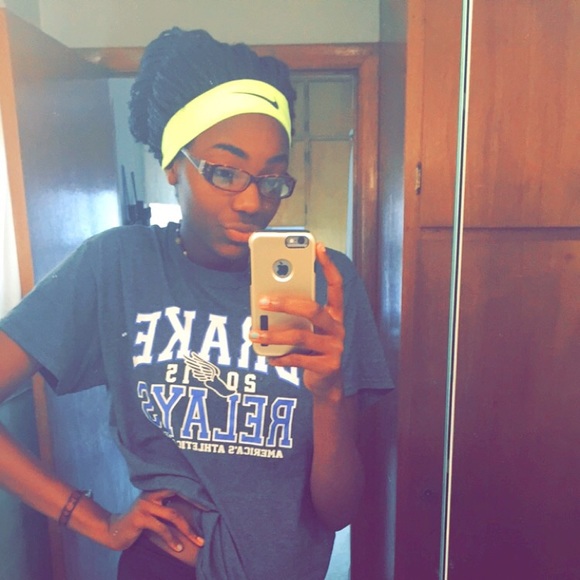 Profile Picture of Chalea Harris (@chalizzle) on Poshmark