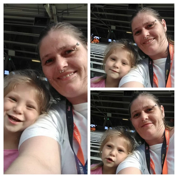 Profile Picture of Lisa Jones (@lisajones527) on Poshmark