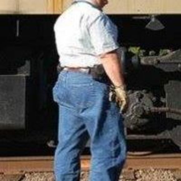 Profile Picture of Craig Ferguson (@groundrelay) on Poshmark