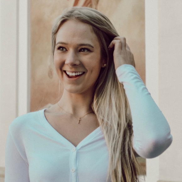 Profile Picture of Tori Boone (@boonetori) on Poshmark